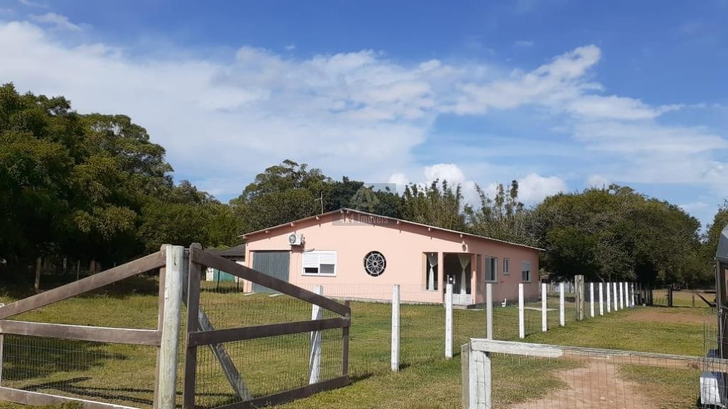 Casa na Av. Engenheira Lúcia Maria Balbela Chiesa, 3585, Vila Senandes, Rio Grande
